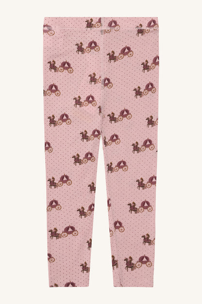 3735
